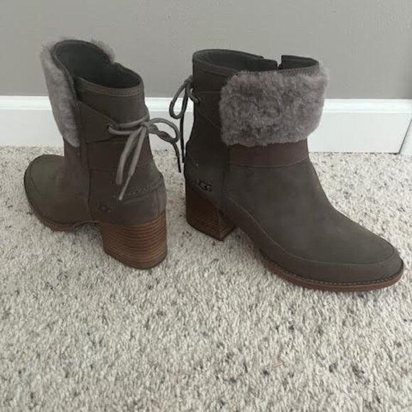 UGG Women's Kirke Suede/Leather Ankle Boots Size 7.5 Dark Taupe Zip Up Ankle - Picture 1 of 8